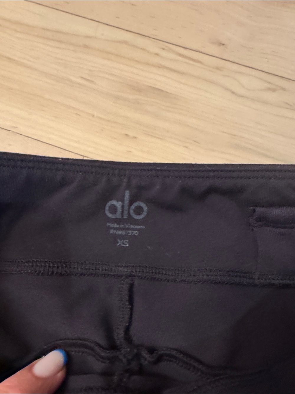 Alo Yoga-High Waist Black Leggings-XS - Picture 4 of 6